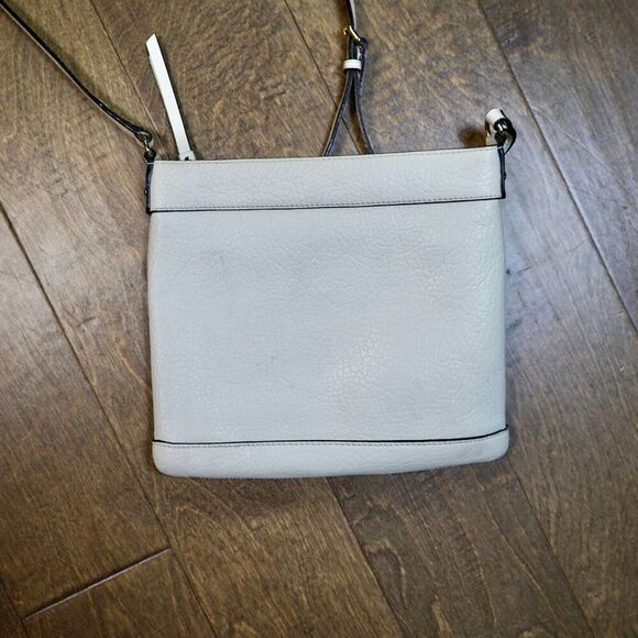 Kate Spade Cream Perri Lane Bubbles Perforated Leather Reidy Crossbody Bag - Picture 4 of 8